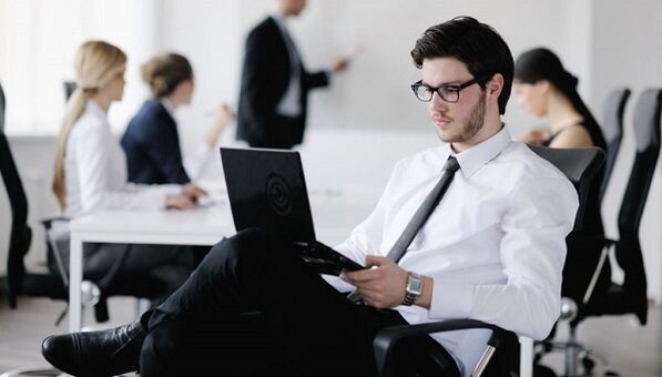 ការងារ sedentary ជាមូលហេតុនៃជំងឺ osteochondrosis lumbar